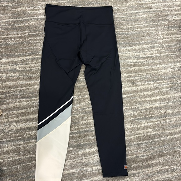 P.e Nation upperhand colorblock leggings in black and Gray Size X Large - Picture 2 of 6
